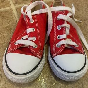 Converse Chuck Taylor’s toddler low top